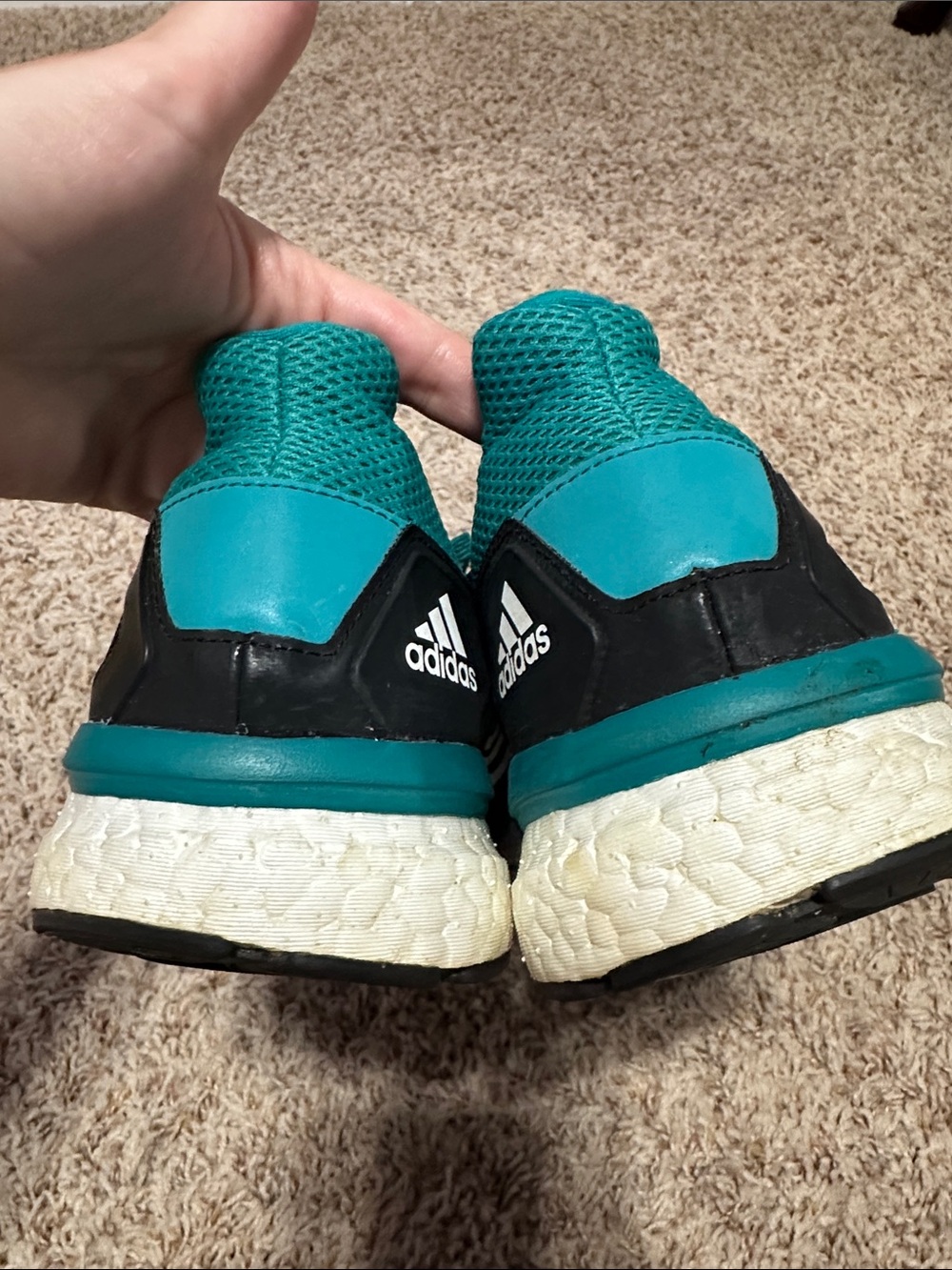 Men’s Adidas tennis shoes - Picture 6 of 7